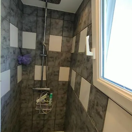 Lumineux 63m Avec Wifi Balcon A Nantes! דירה *